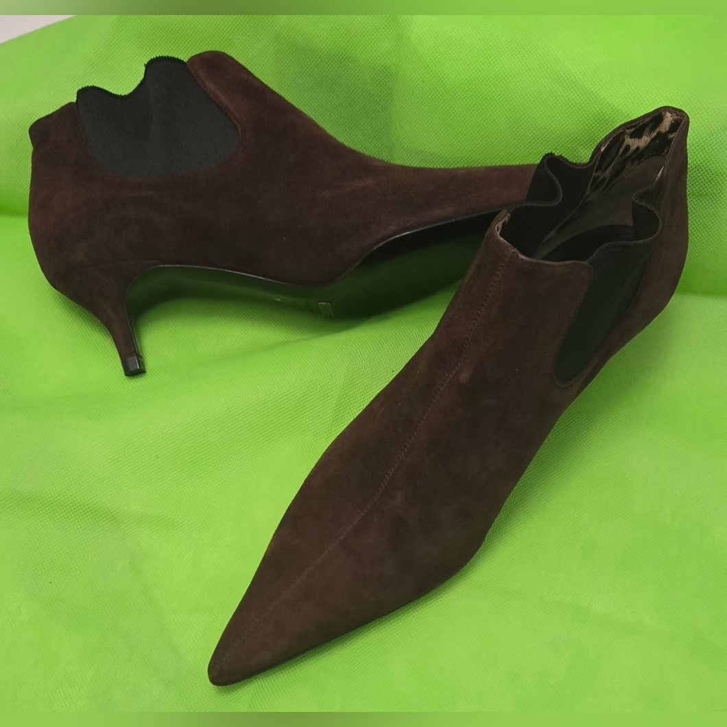 Dolce & Gabbana "Susan" Chocolate Suede Booties Pointed Toe Eu Sz 38½